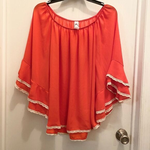 2BĀ Togetherā
PeasantāBlouse - Picture 2 of 6